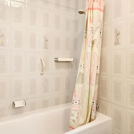 Сasa de vacaciones Two Bed House In Calahonda Just 1km To The *